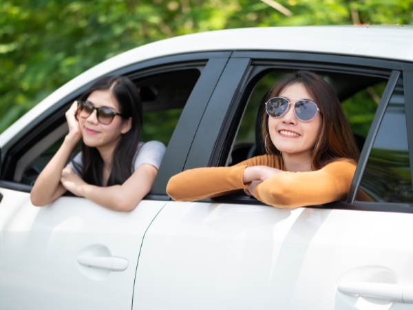 Best Ways to Explore Saint-Gilles-les-Bains by Rental Car
